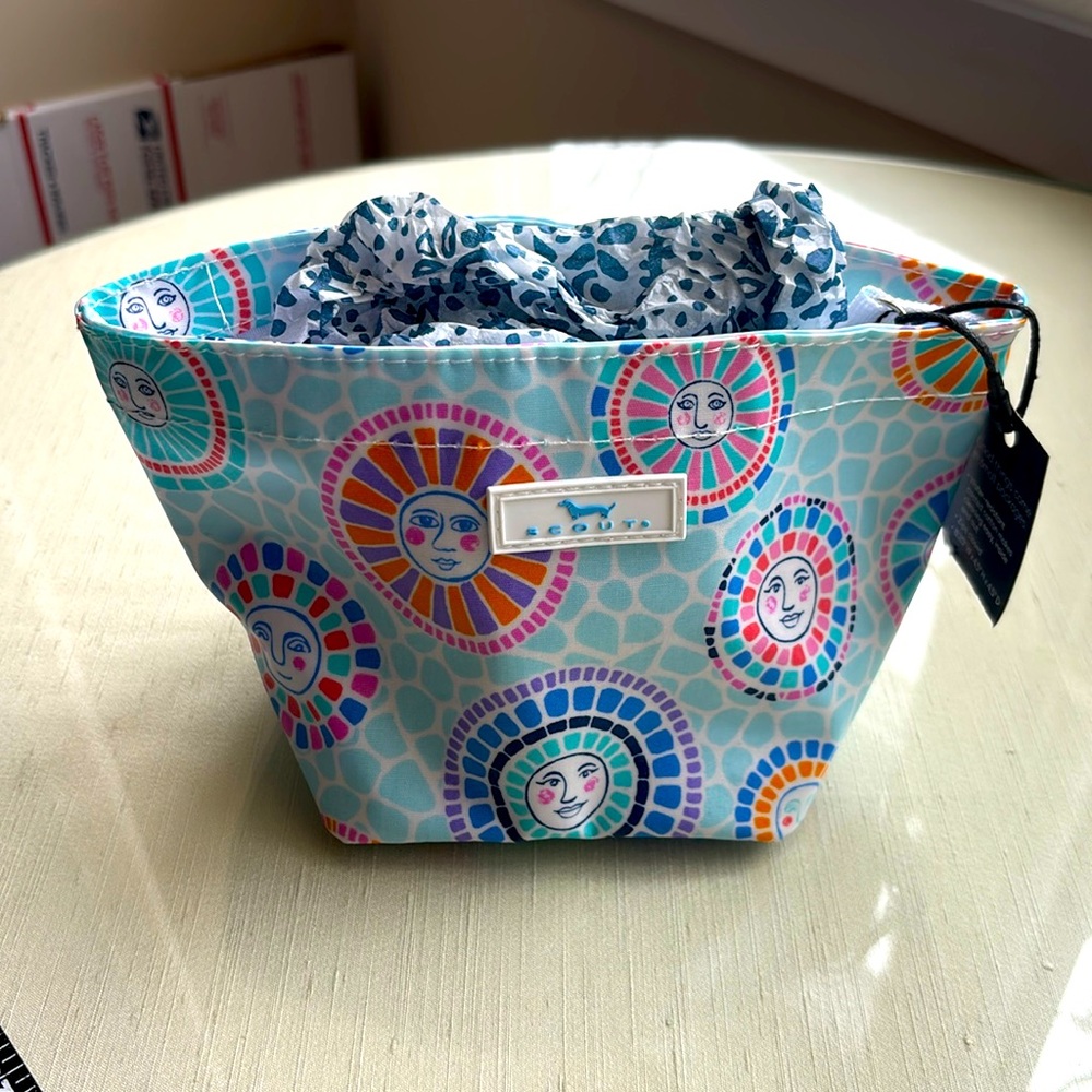 NWT Scout makeup pouch